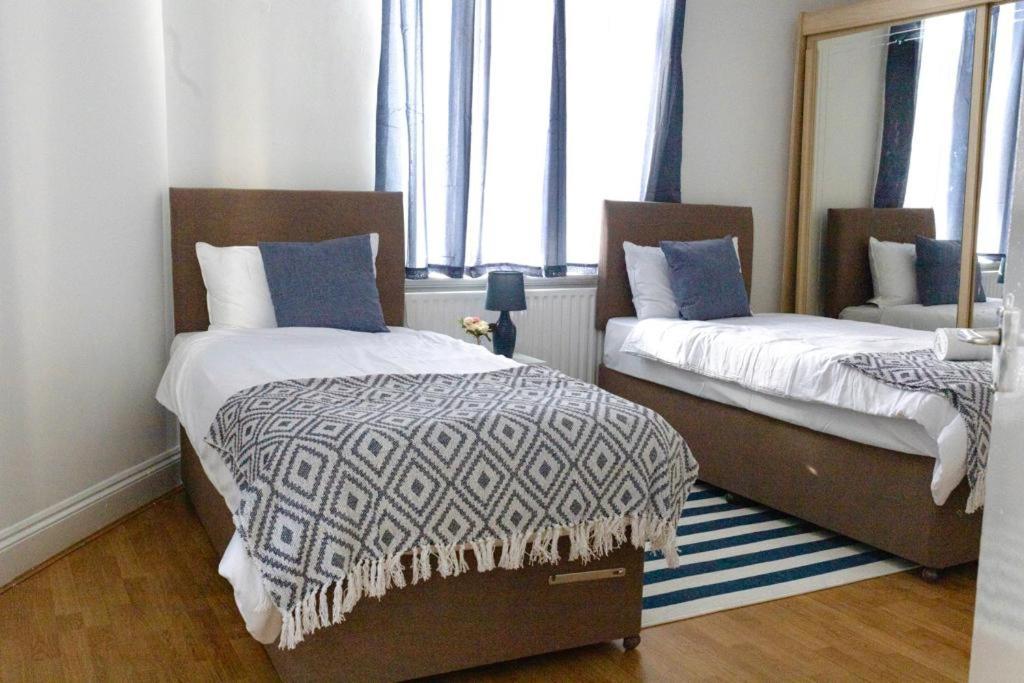 Spacious City Centre 2 Bedroom Apartment - Lt Apartment Лестер Екстер'єр фото